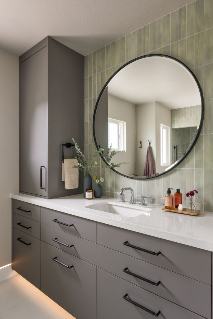 Bathroom Remodel. Custom Vanity.